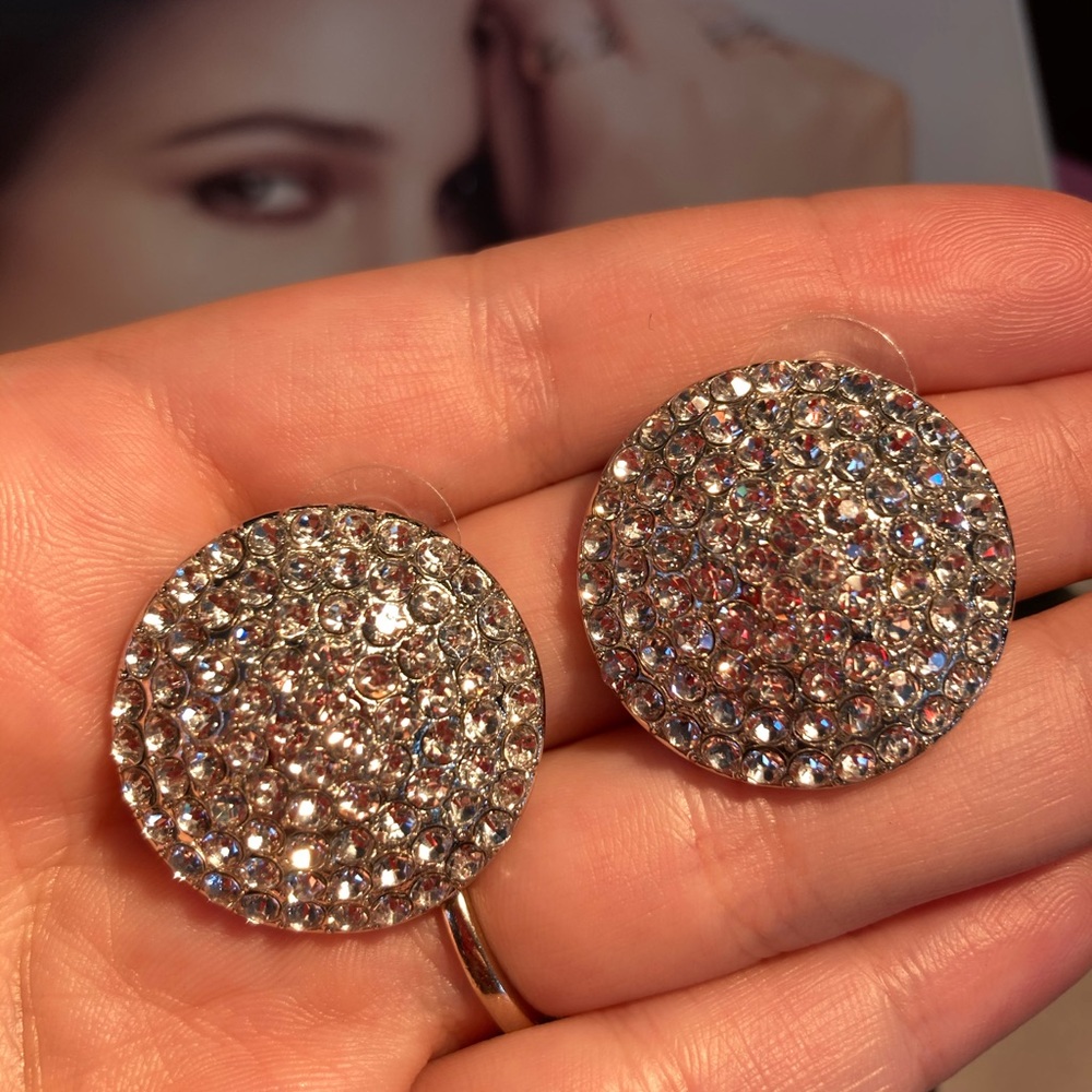 Fashion Rhinestone Round Earrings - Picture 3 of 5